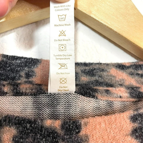 Fornia Women’s Pullover Tie Dye Cropped Sweater in Pink/Black Size XS - Picture 7 of 11